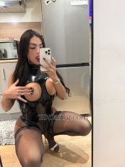 July lins Paris TS escort 