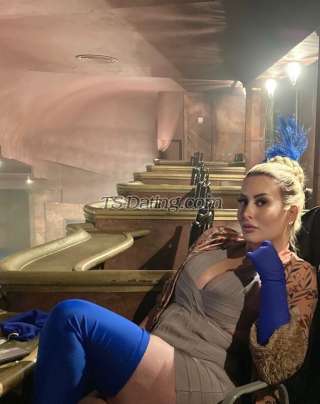 trans girl LACONTESSA 7042009 trans girl LACONTESSA 7042009