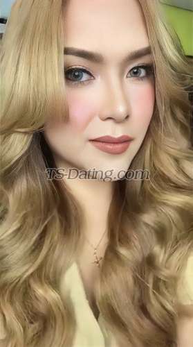 trans girl LaraYours 6583135