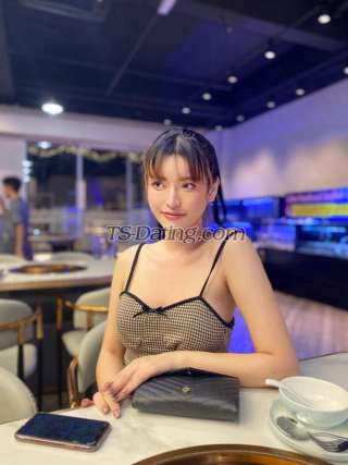 trans girl Laura69860 5269694