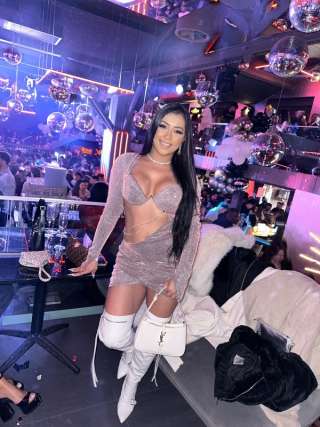 Lauravalenti 1645384 Lauravalenti 1645384