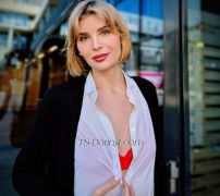 Lena  postOp Cologne Transex 
Imagine deixar tudo ir enquanto minha língua brinca suavemente com a sua e você simplesmente aproveita. Não resta nada além de nossos corpos nus, juntos... e aquele momento emocionante que você nunca vai esquecer. Sou Lena, feminina e brincalhona. Uma TS totalmente em transição com uma boceta doce e apertada que quer sentir você. Vamos escapar da vida cotidiana em um lugar aconchegante e discreto. Juntos, quero compartilhar uma conexão honesta e sexy com você. Comigo, não há nada que você precise explicar. Você pode ser você mesmo e seguir seu desejo livremente. Você é meu rei escolhido, e eu o adorarei com meus lábios e minha língua... cheio de paixão e devoção. Quando nos encontrarmos, você será recebido por uma mulher cheia de curiosidade, ternura e desejo genuíno por sexo. Se você está procurando alguém especial que te deixe aquecido e confortável, me mande uma mensagem agora. Estou pronto quando você estiver… e mal posso esperar para conhecê-lo. 💋