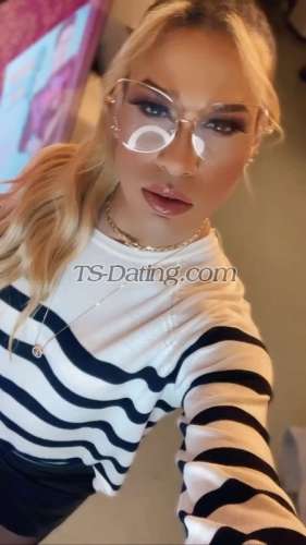 trans girl LexusXL 0061212 trans girl LexusXL 0061212