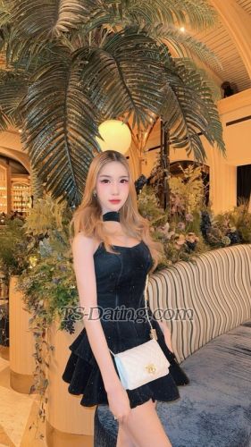 trans girl LillyBloosom 0001911 trans girl LillyBloosom 0001911