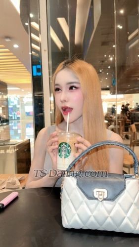 trans girl LillyBloosom 1032988 trans girl LillyBloosom 1032988