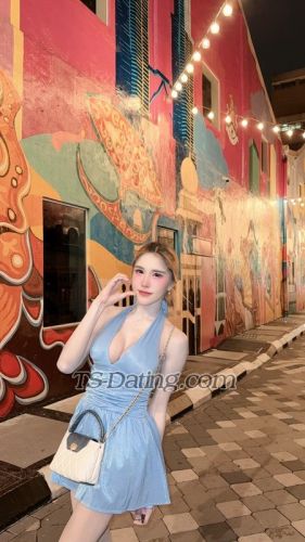 trans girl LillyBloosom 2408454