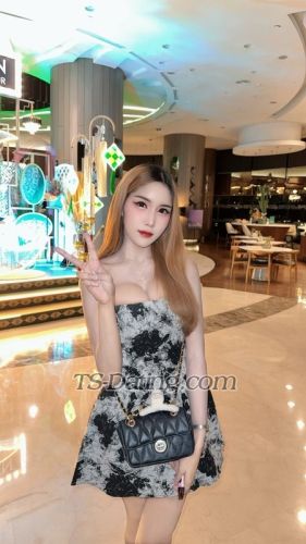 trans girl LillyBloosom 3215415