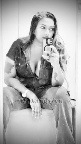 Shemale-LovelyNisha-6173543