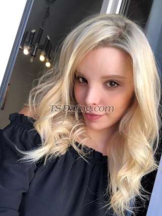 trans girl laracollinsx 3910665