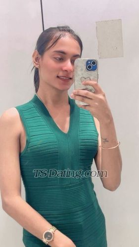 trans girl Mahitaneja 5195079