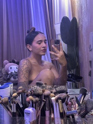 trans girl MauiOlis 0777187 trans girl MauiOlis 0777187