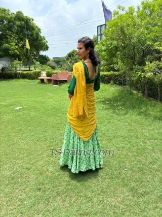 trans girl Meera21 7701280