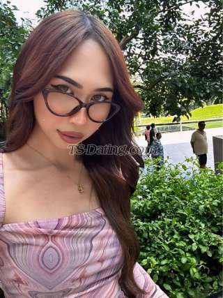 trans girl MeganBee 2002010 trans girl MeganBee 2002010