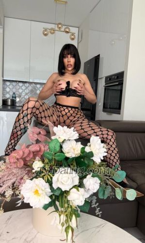 trans girl MelloMich 4991544