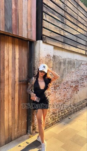 trans girl Meriam 1832189
