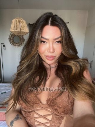 trans girl Mikaelats 7554386