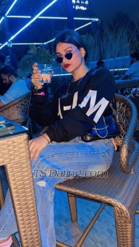 trans girl MissFlora 7311955