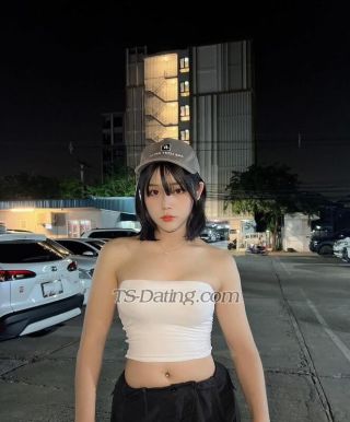 trans girl mewmntt 2899518