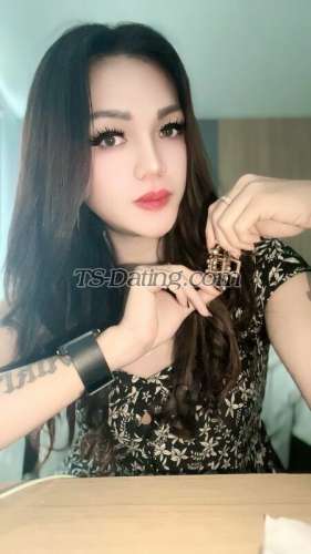 trans girl Nikitalatief2 2100430