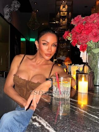 trans girl Pailin 2092311 trans girl Pailin 2092311