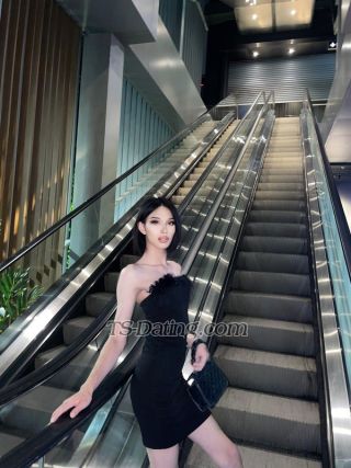 trans girl Piraya 7137464