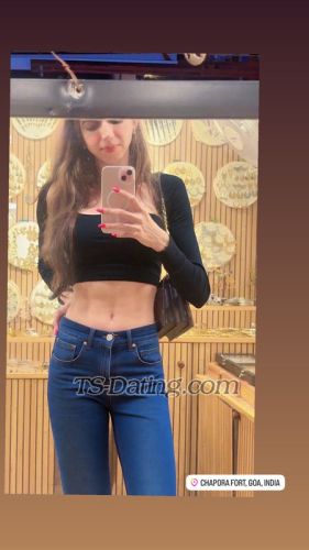 trans girl PiyaTanwani 0788071