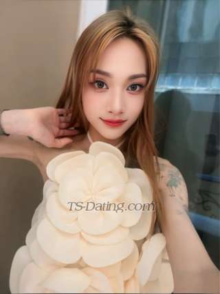 trans girl Pranatcha 0856820