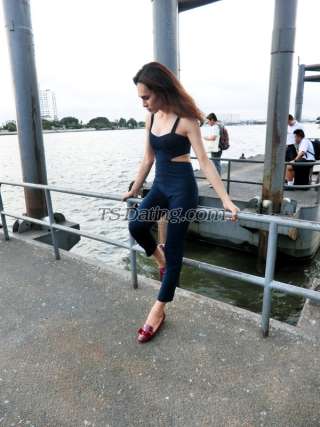 trans girl Prawarisa 1741933