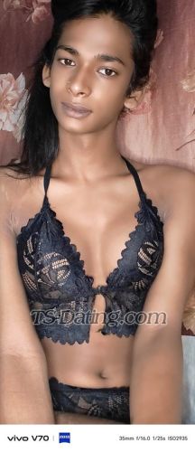 trans girl PritiRouth 1882941