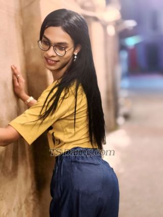 trans girl Priyacd20 7618060 trans girl Priyacd20 7618060