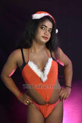 trans girl piyaroy 0109511
