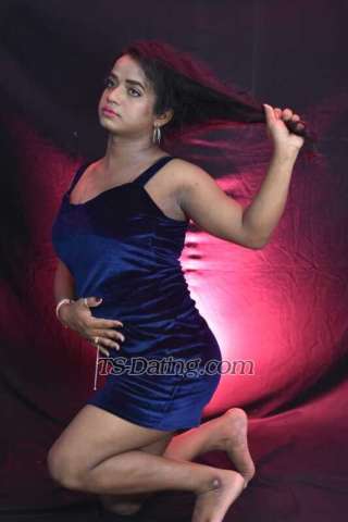 trans girl piyaroy 0109646