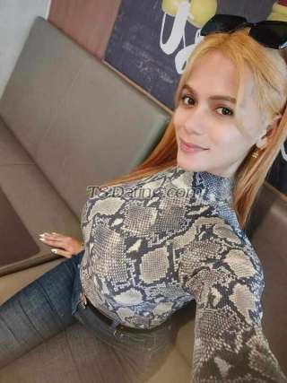 trans girl QueenAya 8612422