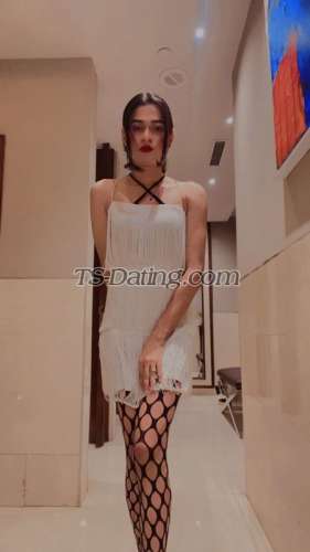 trans girl Queenpanda 2194874