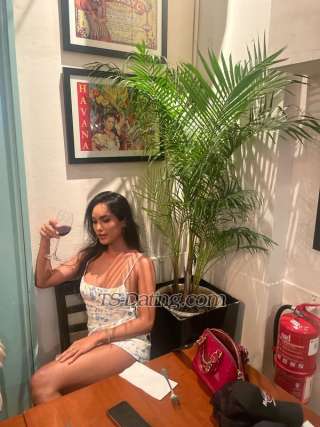 trans girl Quratu 2413809 trans girl Quratu 2413809