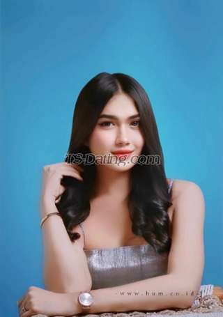 trans girl RachelLP 7660925