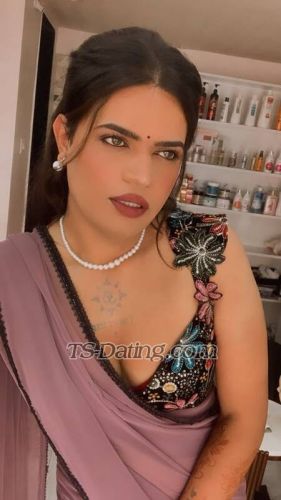 trans girl Radhuu 3178526