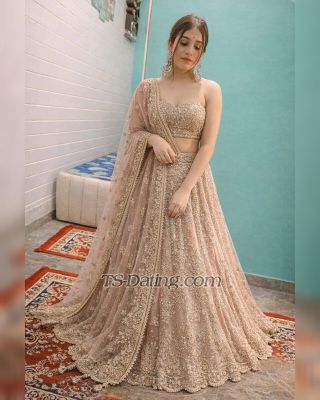 trans girl Raharoy 7638016