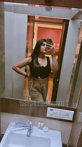 trans girl RoyalSimmi 2455015