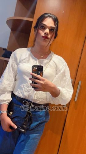 trans girl RuchiDixit 1534325