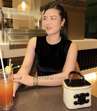 trans girl rebelroyalty 9370947