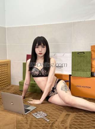 trans girl Sarah2001 1481545 trans girl Sarah2001 1481545