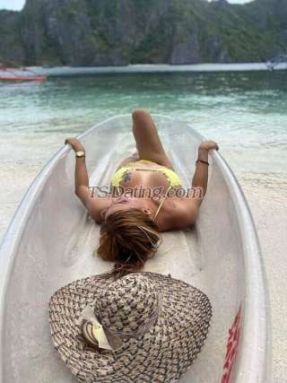 trans girl Shinevanderh 0048317 trans girl Shinevanderh 0048317