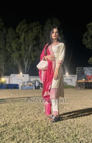 trans girl SilkNain 3985650