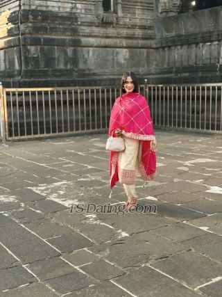 trans girl SilkNain 8264685