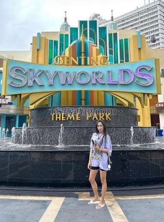 trans girl SkinnyKINCH 2164154 trans girl SkinnyKINCH 2164154