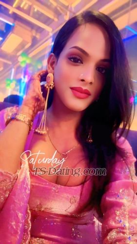 trans girl SomyaJaan 5589786