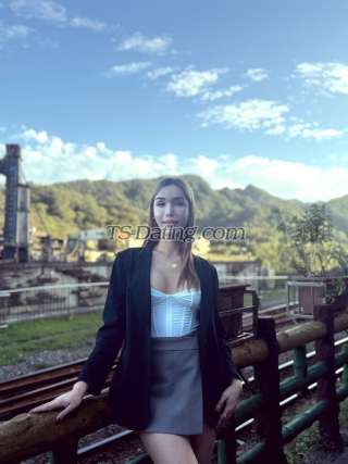 trans girl SophieFabs 1024386