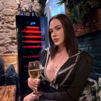 Sophiee Barcelona Transex ESTOY EM LA SEU DURGELL

Hola soy una hermosa chica
trans, muy simpática y educada. Cariñosa y con experiencia
con . Me gusta beber vino, disfrutar de momentos
inolvidables, soy guapa, y . Envíame un mensaje para
agendar un momento muy agradable conmigo.
Instagram:
@biacortez1310