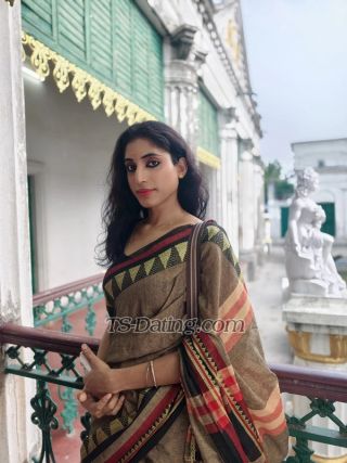 trans girl SuhaniSen 1782140